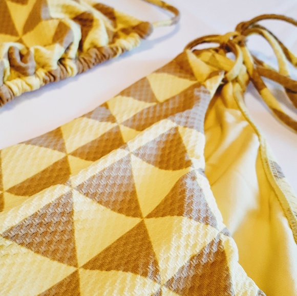 Perfect Condition Yellow Print String Bikini! ๐ - Picture 6 of 7